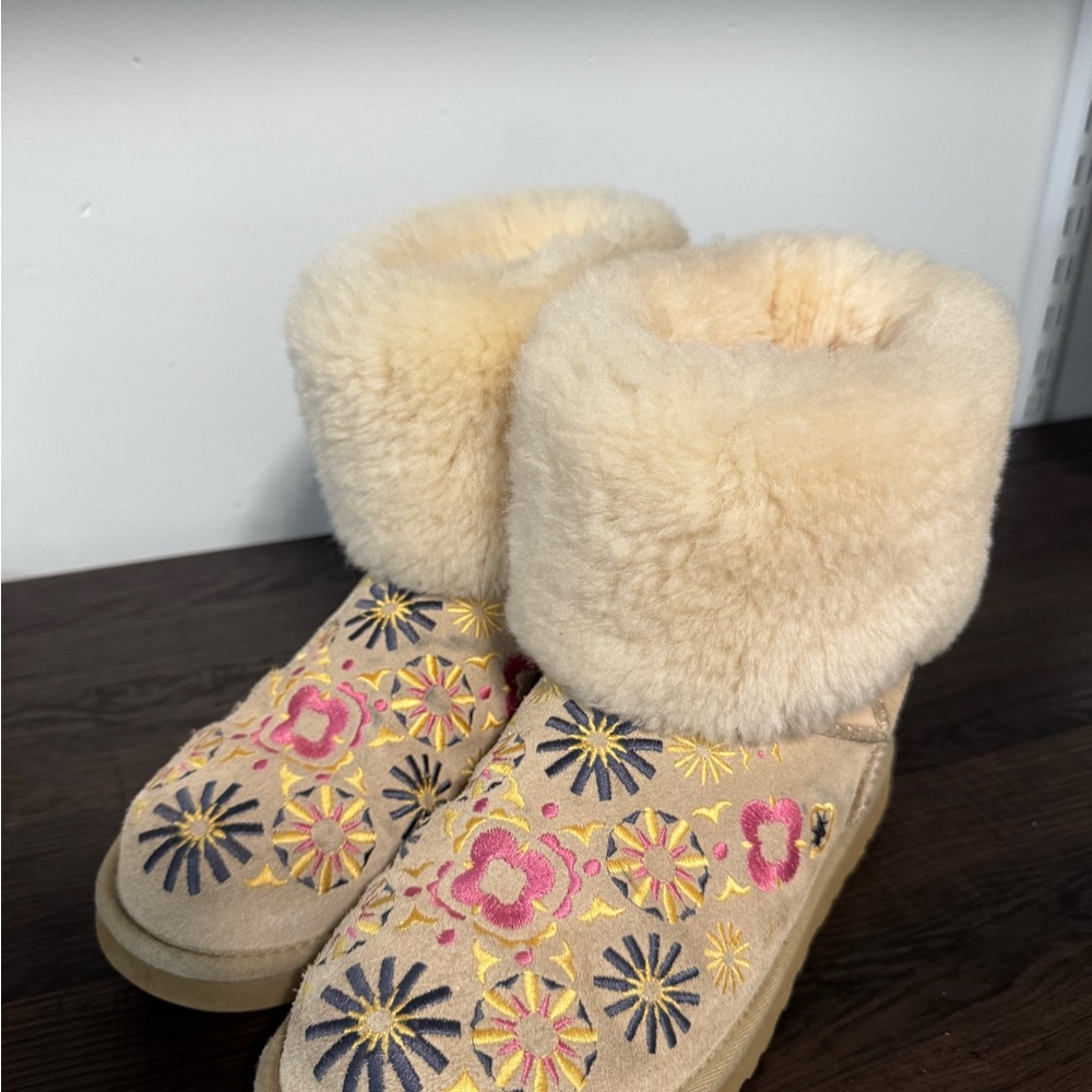 UGG Shearling Boots with Floral Embroidery - Picture 2 of 8